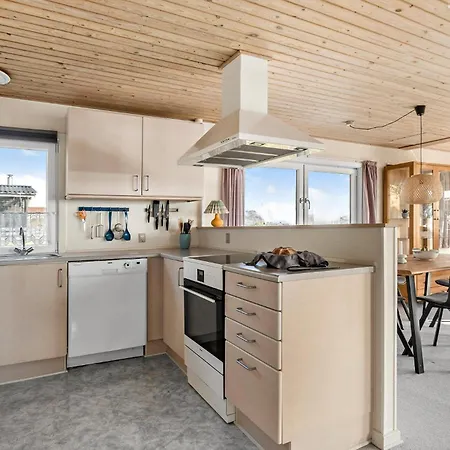 3 Bedroom Lovely In בית נופש