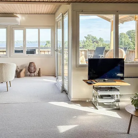 3 Bedroom Lovely In בית נופש *