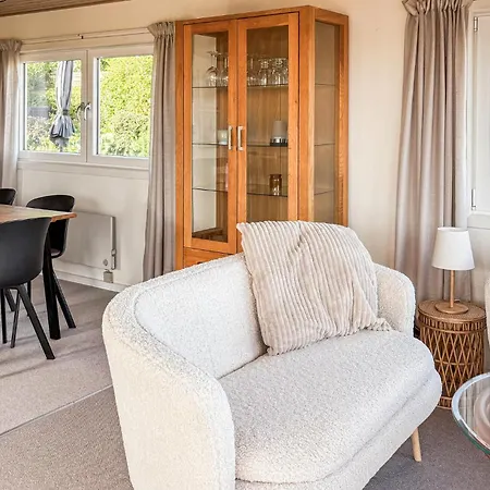 3 Bedroom Lovely In אבנרה