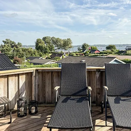 بيت للعطل 3 Bedroom Lovely In أبينرا