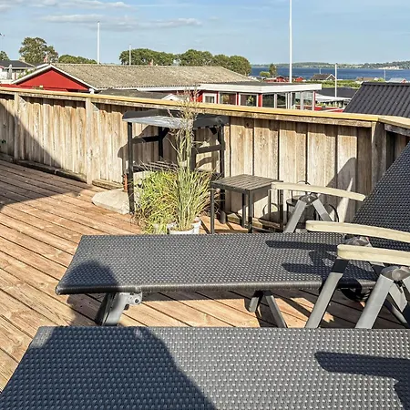 بيت للعطل 3 Bedroom Lovely In